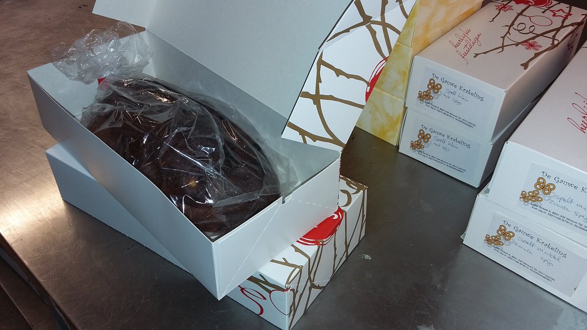 #Speltstollen wit of volkoren,
groot, middel, klein
m/z spijs en/of noten TE KOOP bij 
De Gauwe Krakeling Winsum