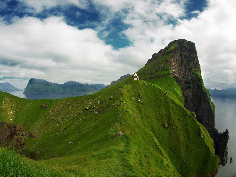 wikimapia's tweet photo. Kallur Lighthouse of Kalsoy, the Faroe Islands
https://t.co/VMQY4xPRsH
#wikimapia #wikiplaces #FaroeIslands https://t.co/9xJjzwRRYS