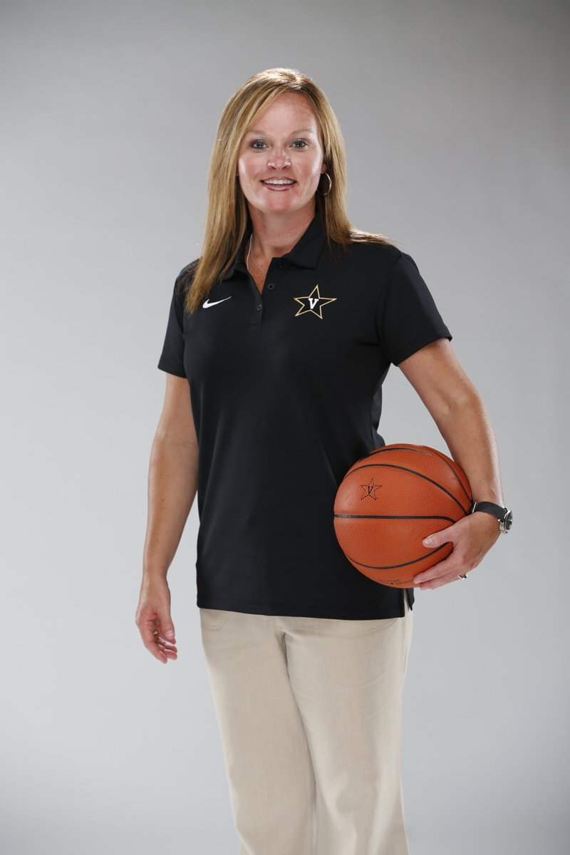 CommodoreNation's tweet image. From Nov., @VandyWBB AC Kim Rosamond talks recruiting, her roots and horseback riding. bit.ly/1MwdesX
