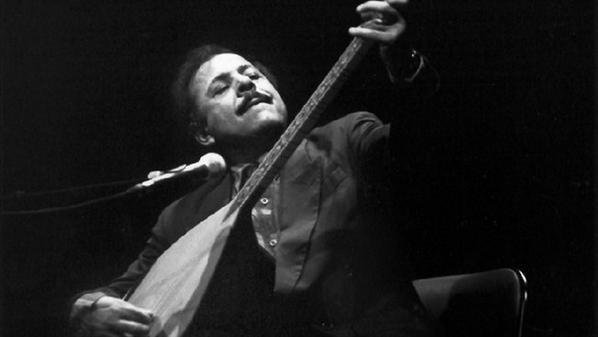 Kitapcumlelerii's tweet image. Darda kaldım diye umutsuz olma,
Yok iken dünyayı var eden vardır.    

Neşet Ertaş