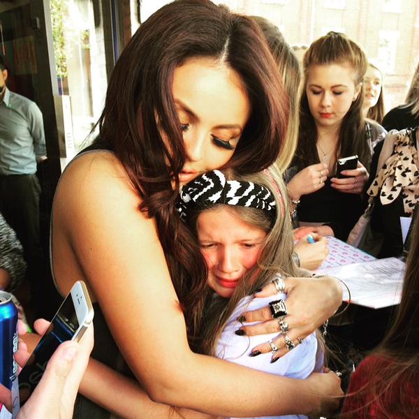 silvasvanes's tweet image. eu te amo tanto :( #JesyWeLoveYourSmile