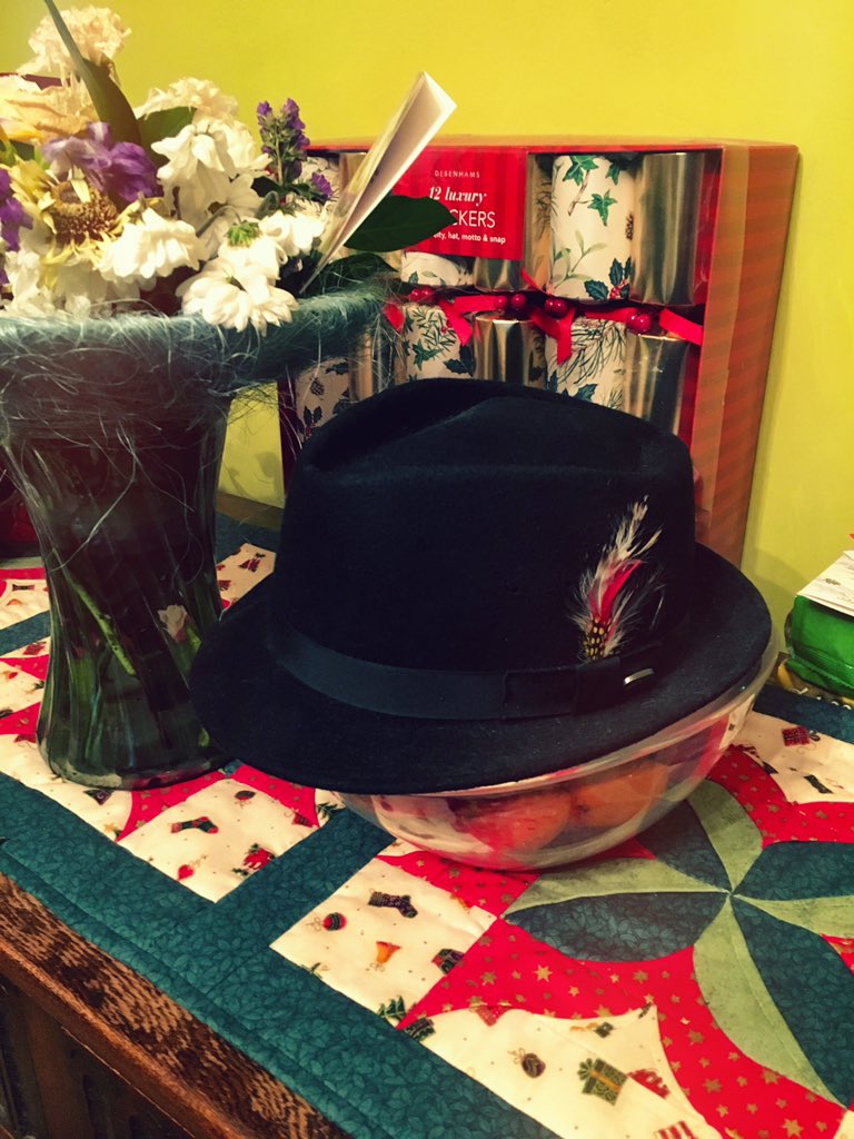 The_Chapeau's tweet photo. It's finally getting colder. Time to put on my winter coat. https://t.co/PCd6hfoCRT