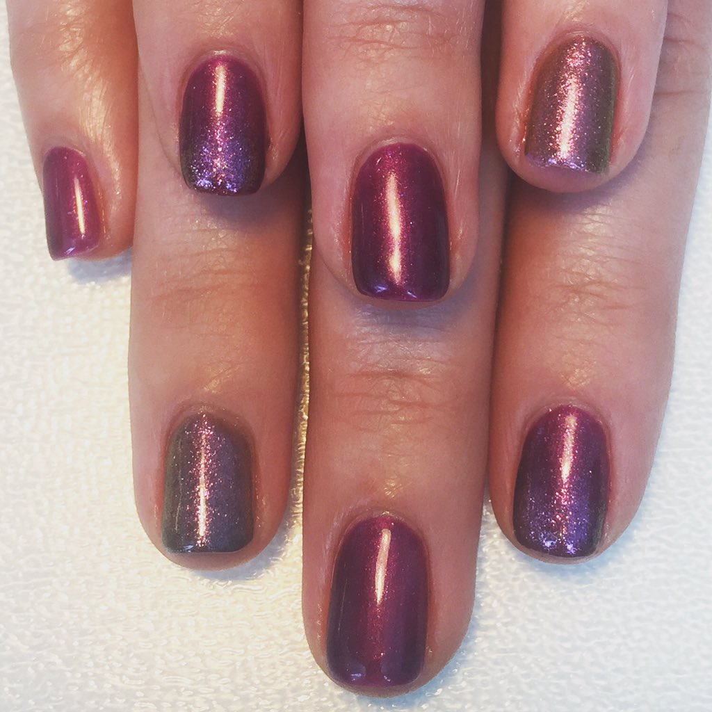 ENAIDEE501's tweet photo. ✨a A soft shimmer goes a long way! ✨ using @cndworld #Shellac and #Additives #cnd #chicagonails #canvasnailstudio https://t.co/bQhieOeaJK