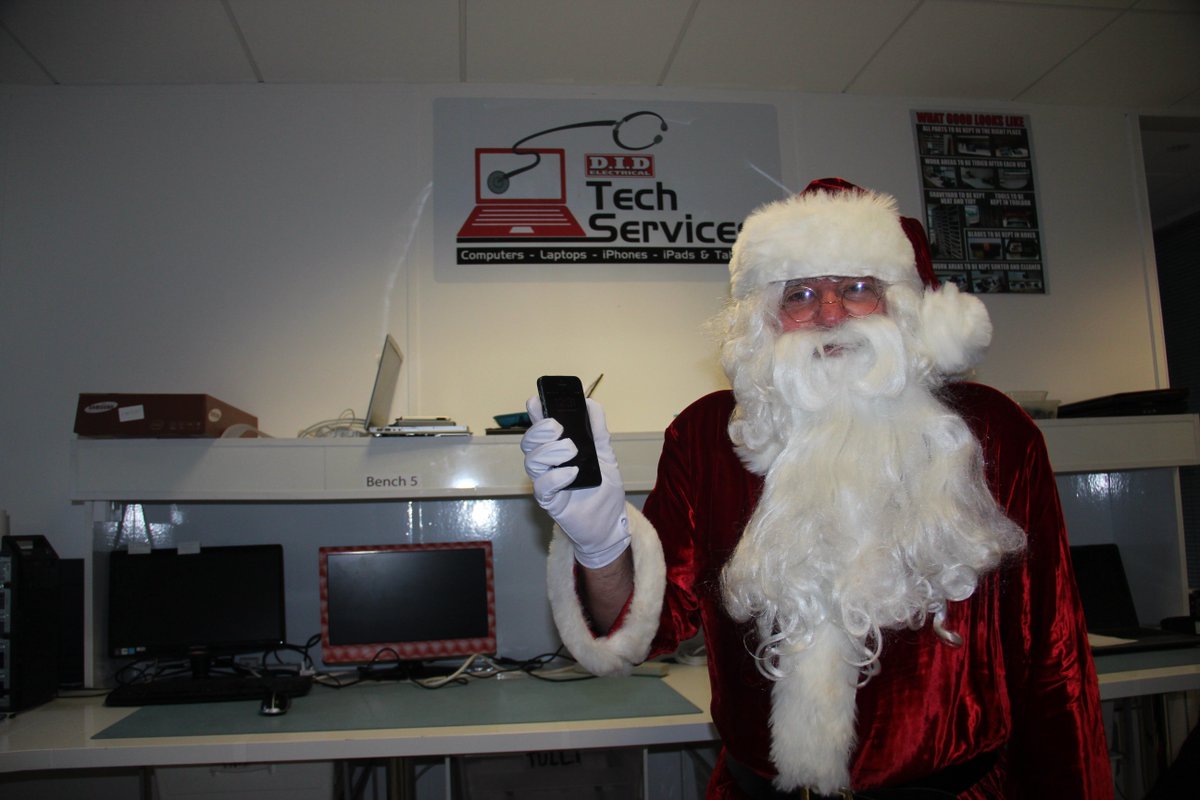 DIDTechservices's tweet photo. Merry Christmas to all our followers. We are open Tue 29th - Wed 31st 9:00-17:00 and back to usual from Sat 2nd Jan. https://t.co/DcDbAME9cV