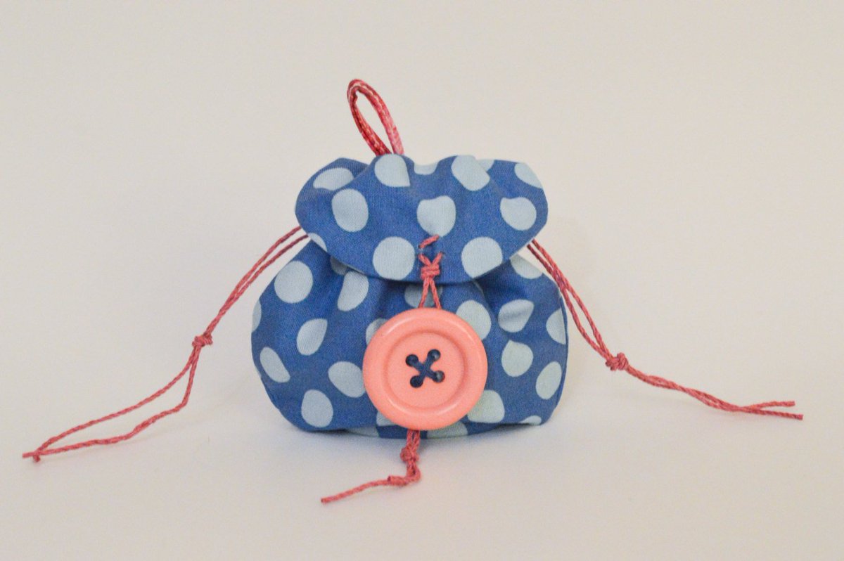 shi_inn's tweet photo. blue polka dots coin purse, cotton purse, small bag, cotton bag, with … https://t.co/1EXqrc3vAB #Handmade #CottonBag https://t.co/YRAAzKpTCm