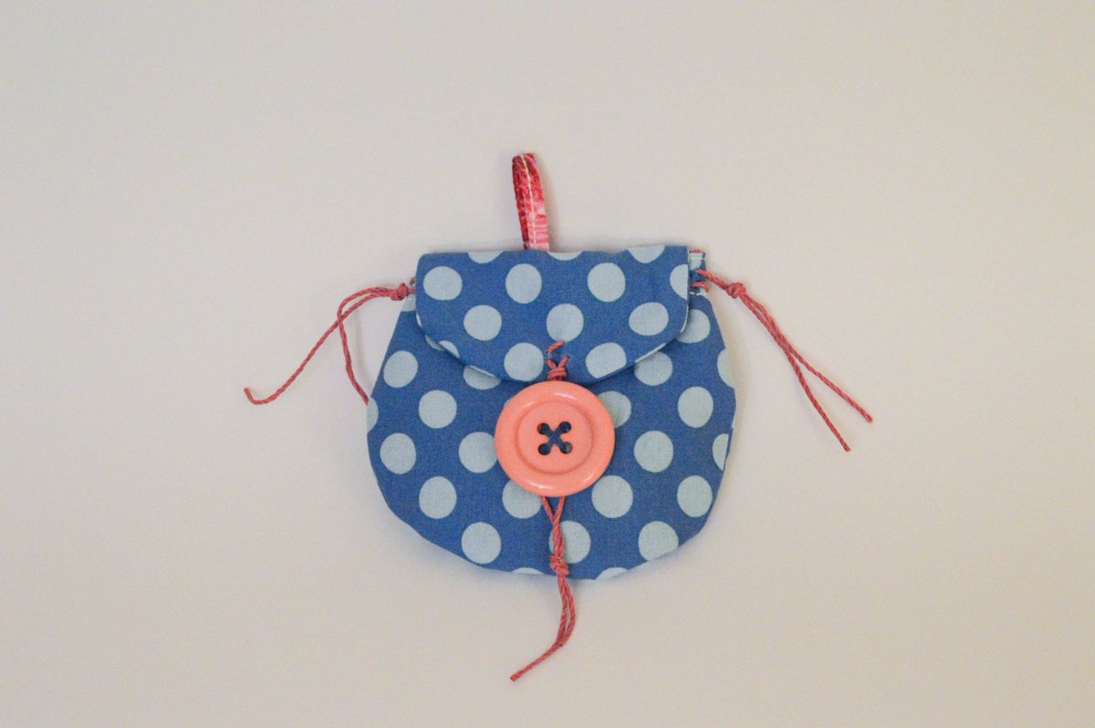 shi_inn's tweet photo. blue polka dots coin purse, cotton purse, small bag, cotton bag, with … https://t.co/1EXqrc3vAB #Handmade #CottonBag https://t.co/YRAAzKpTCm
