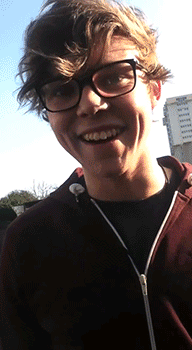 dgv1030's tweet photo. my mom just told me ashton looks rlly cute when he wears glasses SHE UNDERSTANDS https://t.co/XIbt36u1wJ