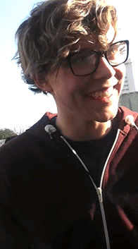 dgv1030's tweet photo. my mom just told me ashton looks rlly cute when he wears glasses SHE UNDERSTANDS https://t.co/XIbt36u1wJ