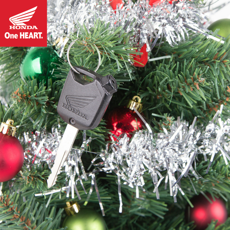 welovehonda's tweet photo. Selamat Hari Natal buat brosis yg merayakan! Dapet kado apa nih dari Santa Claus? Ada yg dapet kado Vario 150 ngak? https://t.co/zGkstXndTA