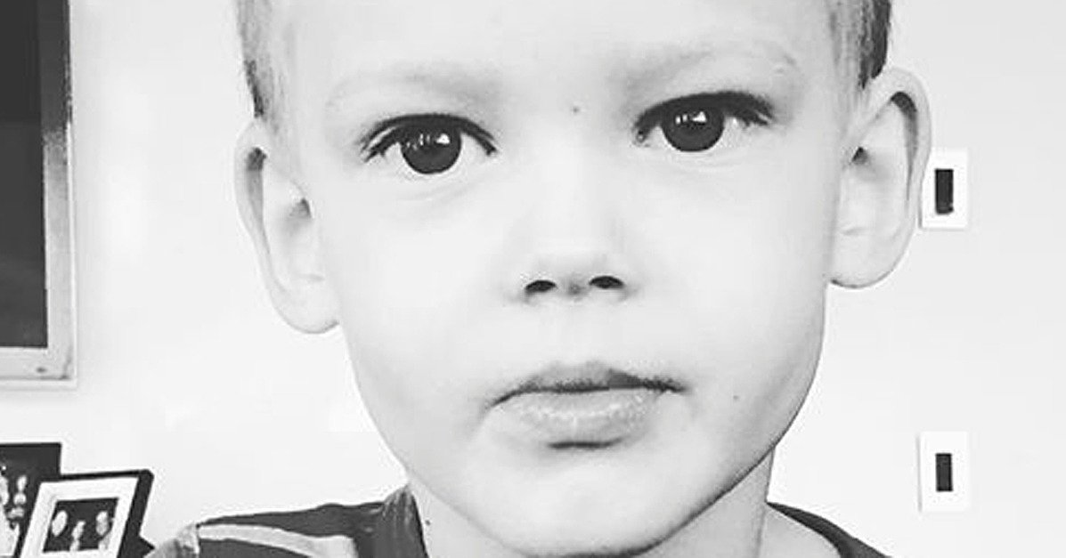 POPSUGAR's tweet photo. Guys, @HilaryDuff and her sweet son are one of @Instagram's cutest duos: https://t.co/oXT9VjM05B https://t.co/4rE7JSU22o