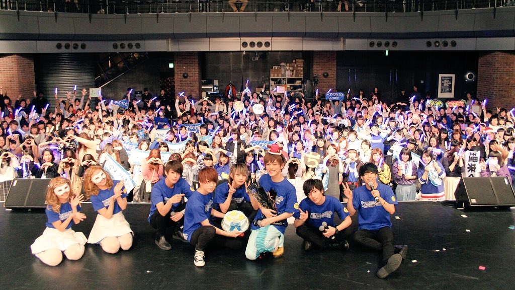 TSUTAYA O-EASTにて本日開催
『こんどうようぢ生誕祭』in 東京
ライブ最後に撮影した集合写真をup❗️

本日来てくれたみんな、
本当にありがとうございました〜🌟

<a href="/yohdiworld/">近藤耀司【Darli'a】</a>