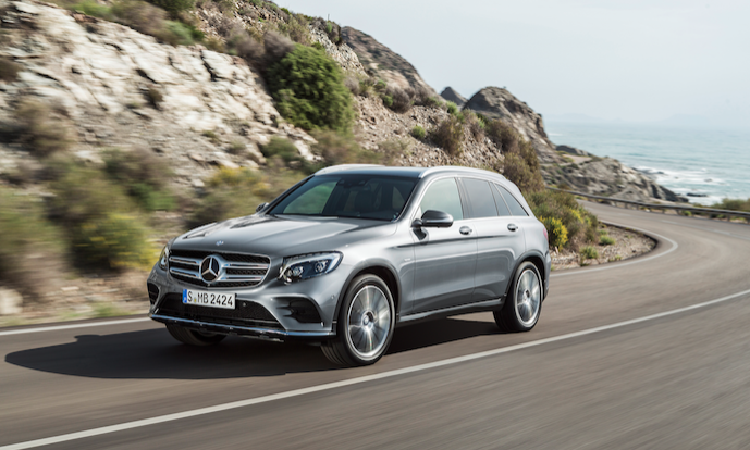 Fleet_Magazine's tweet photo. Dalla #SuvAttack alla trazione integrale. Ecco il 2015 #Mercedes > https://t.co/h1u7M6WKHi

@MercedesBenz_IT #4Matic https://t.co/ybAUR5phdP