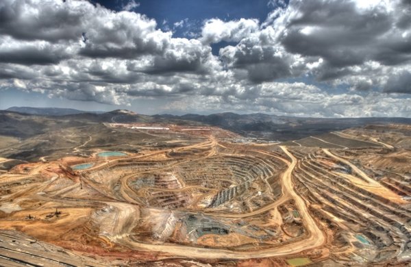 WarOnWant's tweet photo. “Water Yes, Mine No” has long been the call of indigenous people in Peru #mining #CongaVa https://t.co/emsPS4ssZ5 https://t.co/71j9tCsO9r