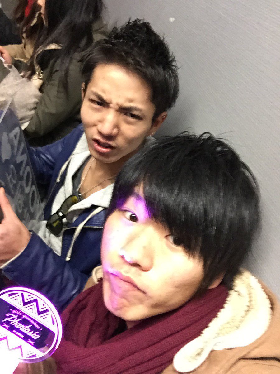 Orewa_KAZUKI's tweet photo. 少女時代のLIVEいってきたー♡

まじユナかわいい♡

#工業高校卒ドルオタの末路
 #cacthgg https://t.co/nIXRoeZ2cF