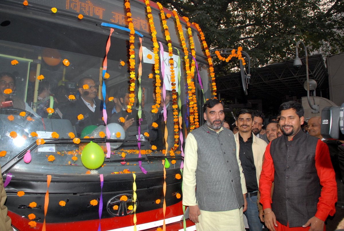 FaiHaider's tweet photo. AAP govt to provide WiFi in DTC buses. Cameras &amp; GPS have been installed in 6 buses as a pilot project. @htTweets https://t.co/lps1wHO34s