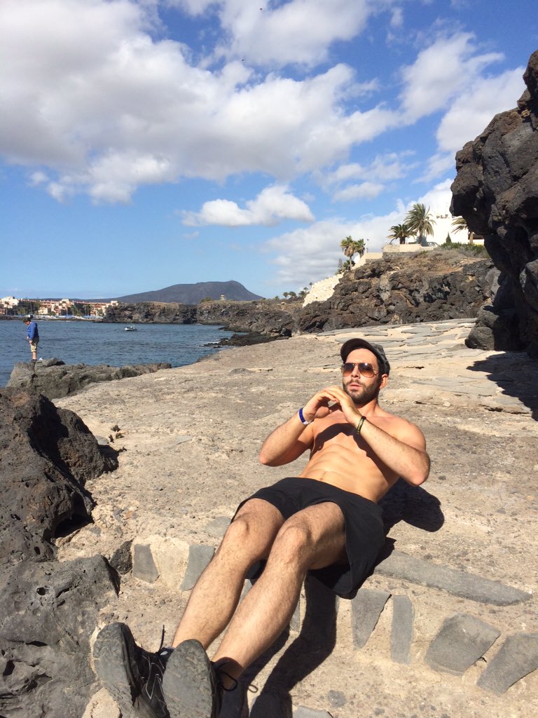 borras_pt's tweet photo. Always find a way to train, not an excuse not to... outdoor training #cbtraining #personaltrainer https://t.co/VK3prCkkOt