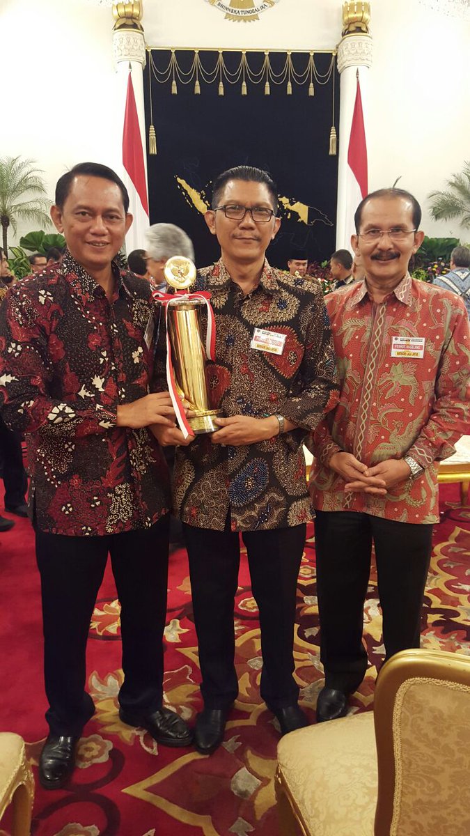 Rembang raih plakat penghargaan WTN kategori kota kecil tingkat nasional <a href="/ganjarpranowo/">Ganjar Pranowo</a> <a href="/BupatiR/">Suko Mardiono</a>