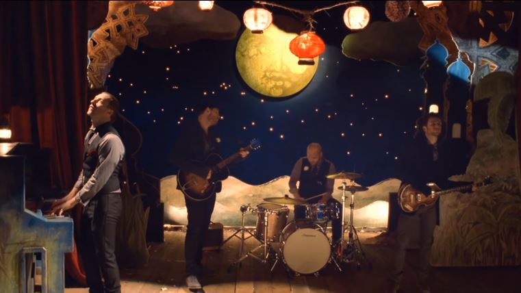 Sur ma playlist – Les plus belles chansons de Noël britanniques alanglaiseblog.com/2015/12/23/sur…
