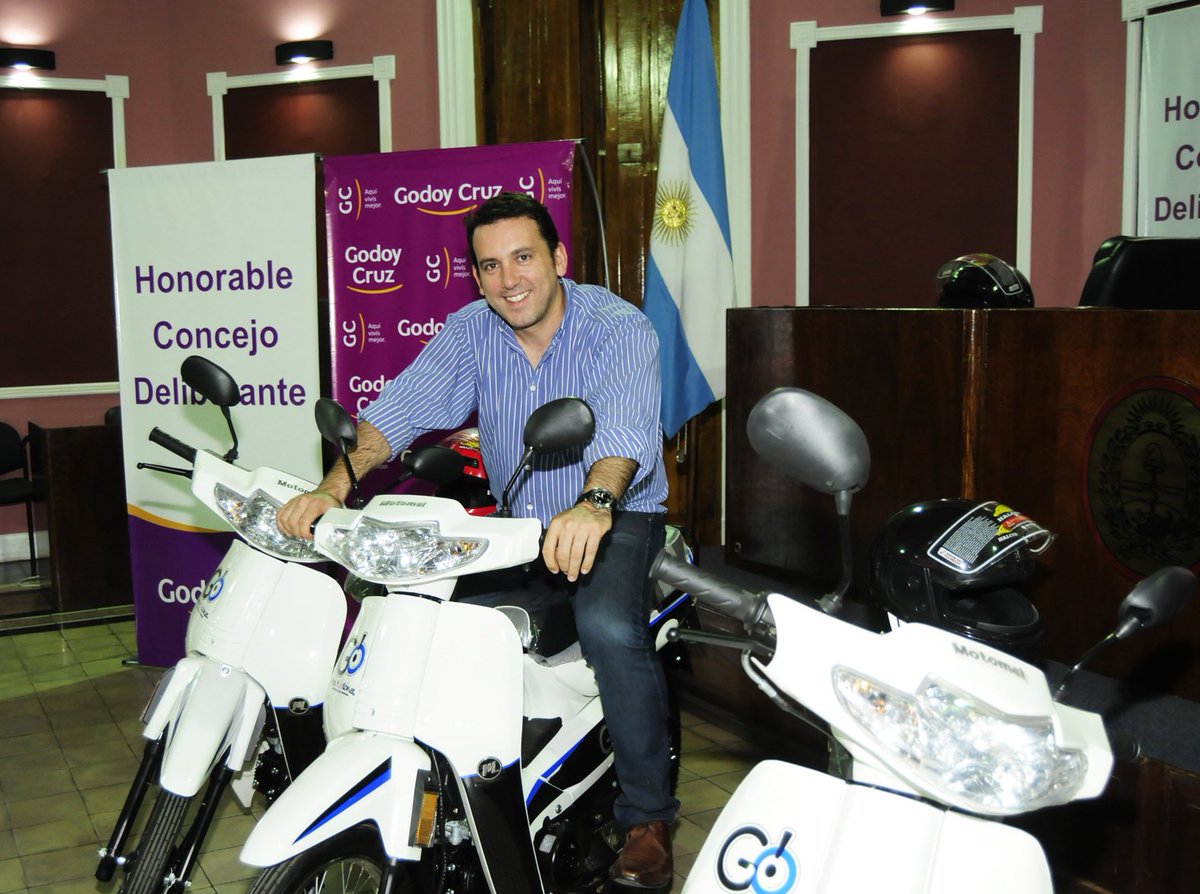TadeoGZ's tweet photo. Entregamos las motos a las ganadoras de los sorteos en los festejos por el día de la madre. Felicitaciones a todas! https://t.co/MAA5mApYo1