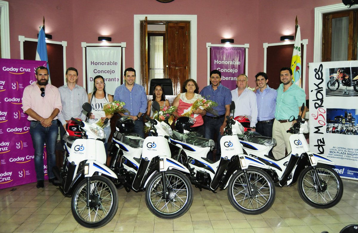 TadeoGZ's tweet photo. Entregamos las motos a las ganadoras de los sorteos en los festejos por el día de la madre. Felicitaciones a todas! https://t.co/MAA5mApYo1