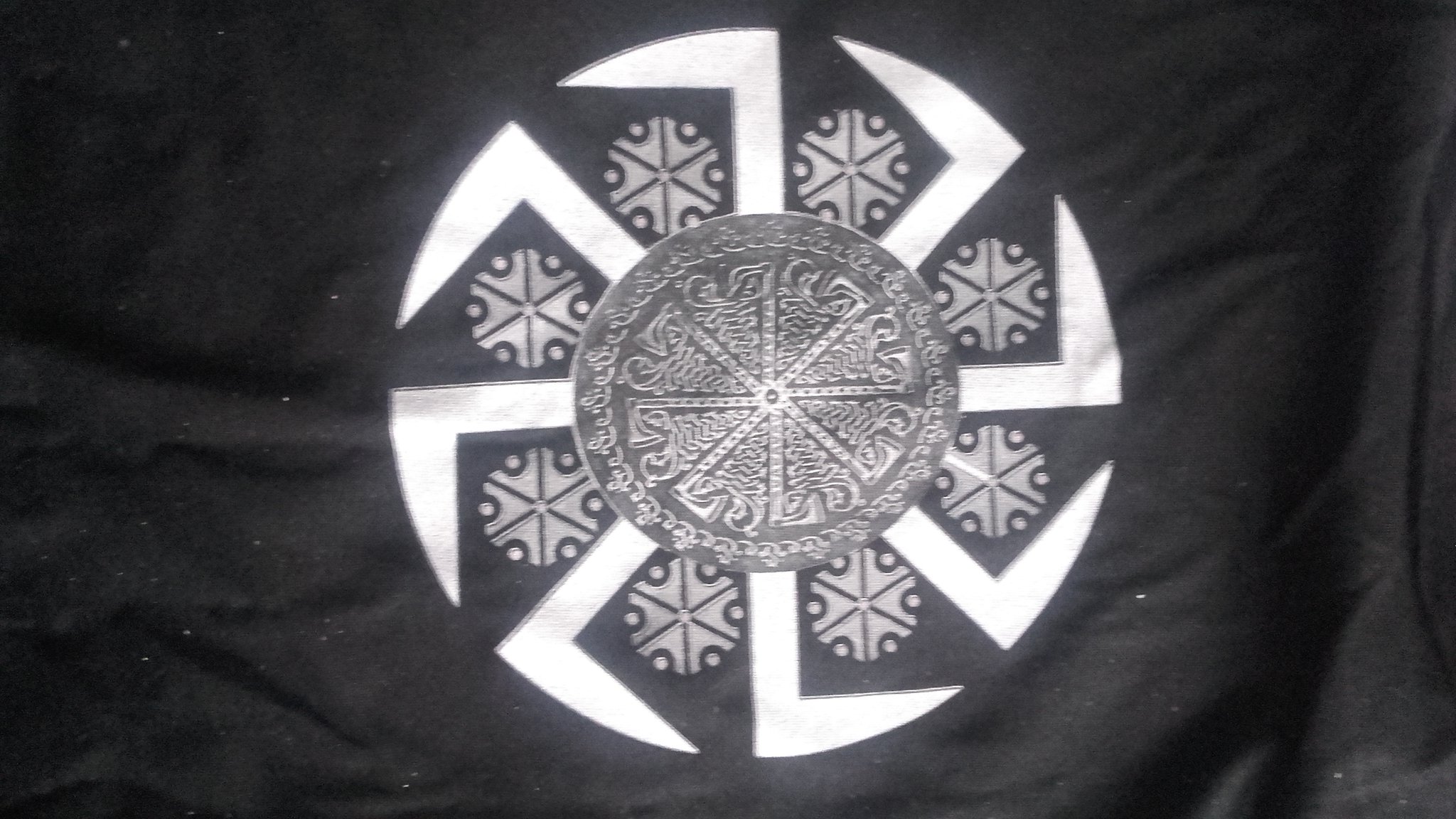 Нацистское солнце. Коловрат (Kolovrat) группа. Флаг древней Руси Коловрат. Штандарт Знамя Коловрат. Коловрат солнце.