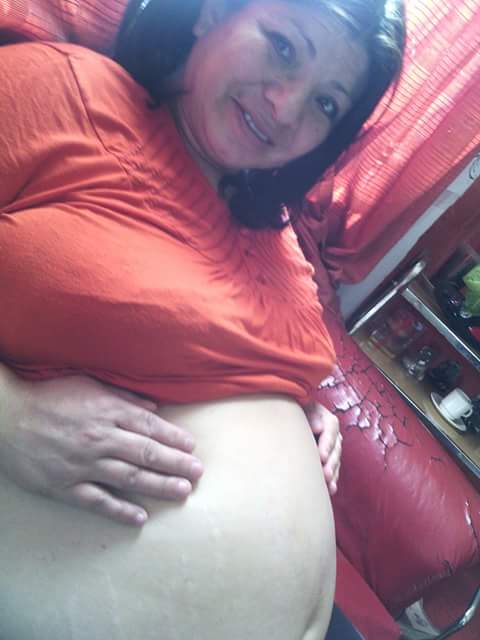yocelinlazcano's tweet photo. Bno yo feliz esperando la navidad ya k mi hijo en cual kier momento nacera ya pase las 40 semana ahr solo la espera. https://t.co/RHt8Wo0vvH