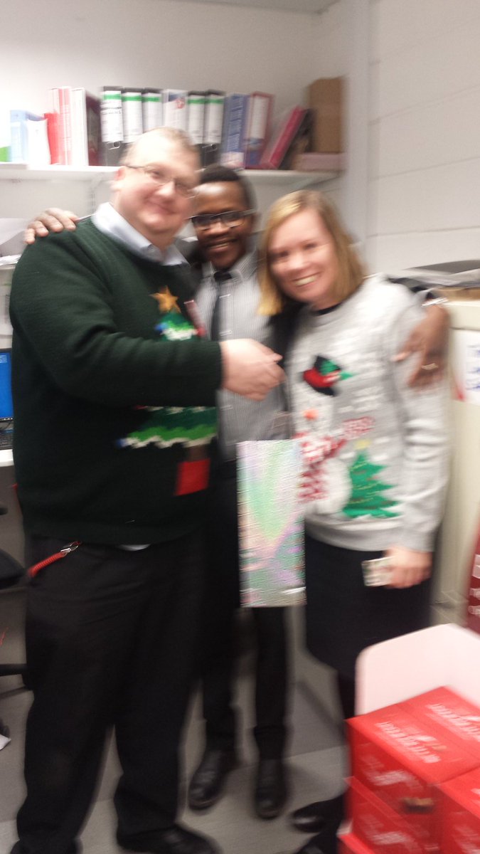 Helping hands superstar. Thanks and merry Xmas <a href="/GelFenton/">Geraldine</a> <a href="/tonyk70/">Tony Kenny</a>