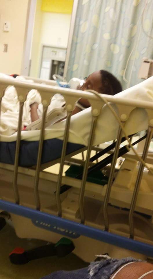 KdubbFrmMd2500's tweet image. Get well lil Bruh 💉💯💪🏾 You going come out on top 🙏🏾#SameMother 👸🏾 prayers up ‼️