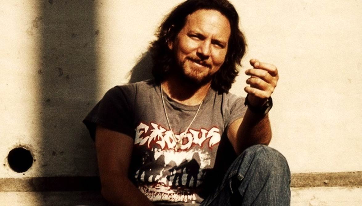 MusicaY's tweet photo. Eddie Vedder nace un 23 de diciembre de 1964, músico cantante y uno de los tres guitarristas de @PearlJam https://t.co/VOnTDU3CG8