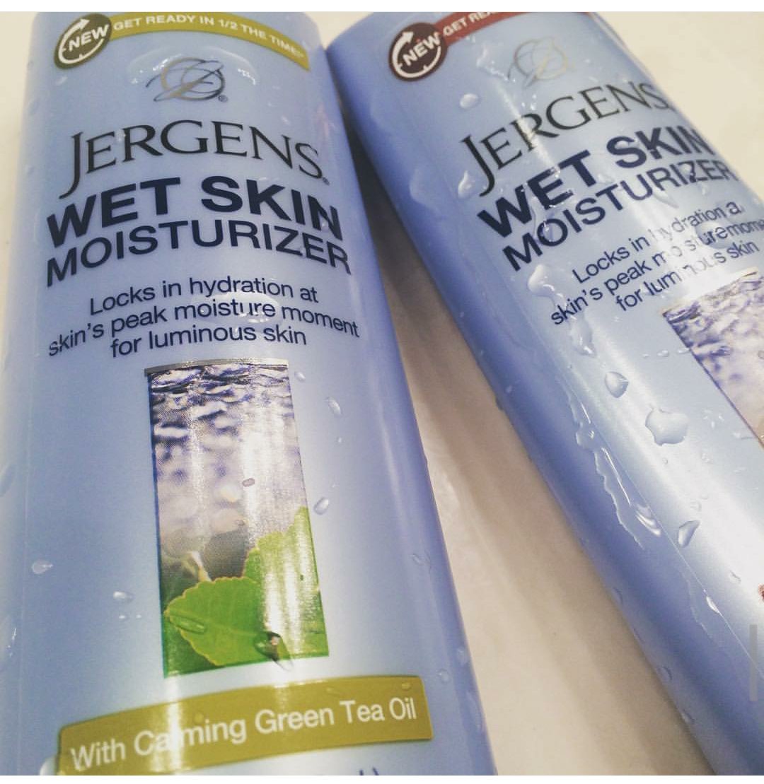 missmonicany's tweet photo. The best find from my @GlamourChicPeek #PopularizerContest box! @JergensUS #wetskin you made my year! #byeashy https://t.co/J9pMAF4Urh