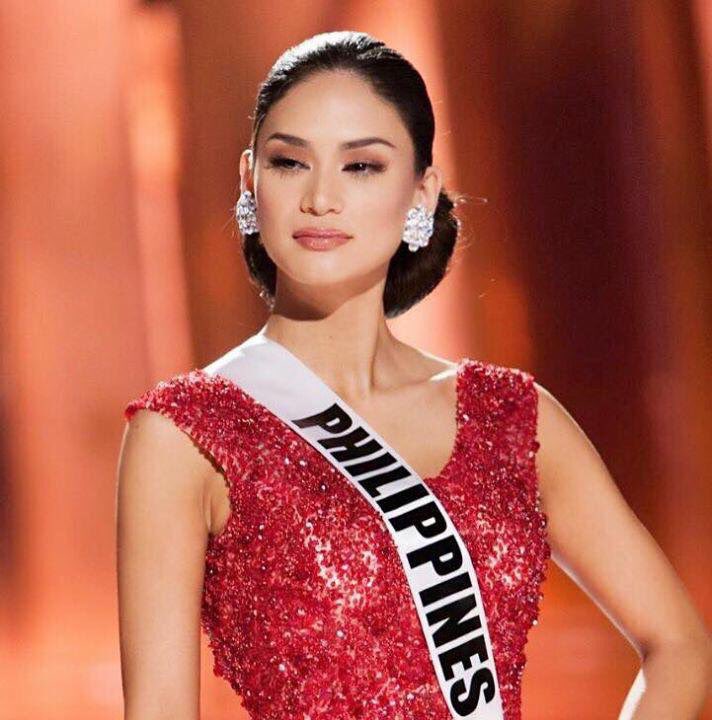 ThePerezHilton's tweet photo. Elegant and fierce! My #WCW and your #MissUniverse2015!!  #WomancrushWednesday https://t.co/Ml0dY627oA