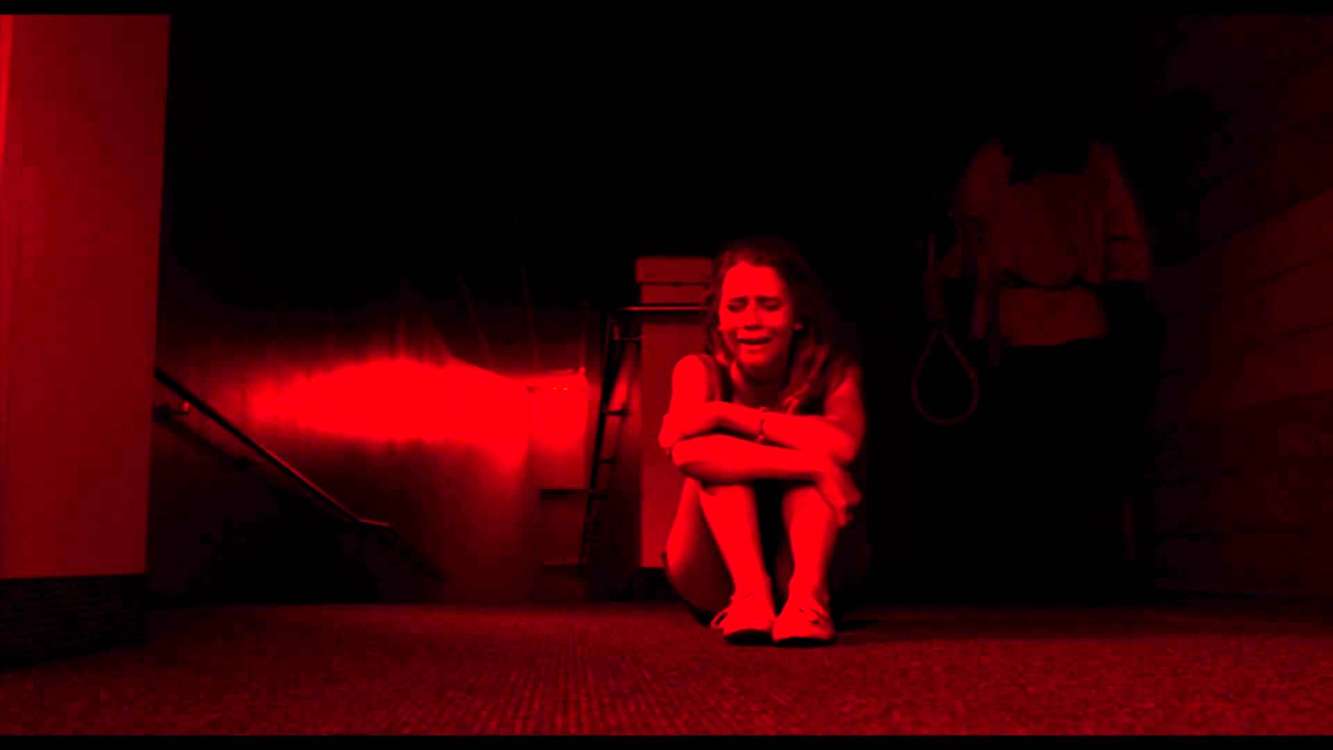 人間食べ食べカエル Twitter पर 死霊高校 は本当に面白かった 地獄肝試しin深夜の学校をpovで描き 明かりのない夜の学校で霊に見つかったら即首吊りという高難易度シチュを死ぬほど追体験できる グロもなく適度に超怖いのでホラー入門としても最適 大好きな