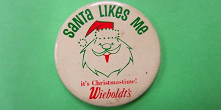 BusyBeaver's tweet image. He sure does 🎅🎄 Swifting through our recent donations for the #ButtonMuseum #MerryChristmas