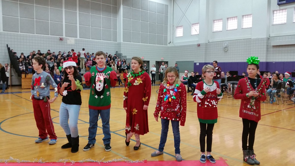 MrsSejkora's tweet photo. 6 White Ugly Sweater contestants!! Looking good with ugly sweaters :) https://t.co/az4pacevg0