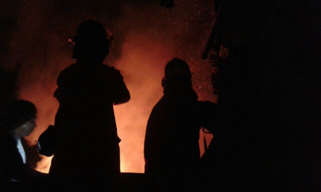 21.46: RT <a href="/Rescue_Damkar/">Rescue_Damkar 4.2.2.02 Diskar PB</a>: Damkar Sudah Dilokasi Kebakaran Babakan Tarogong.