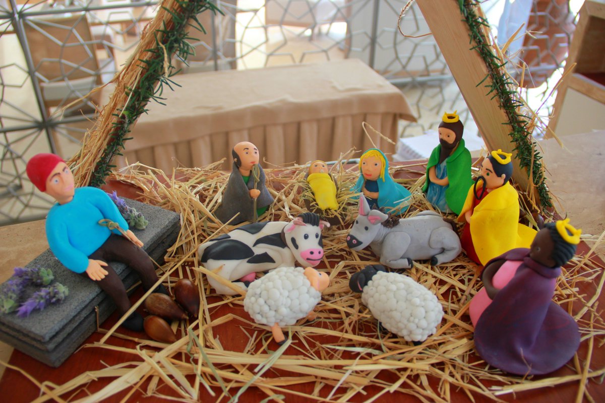 O nosso Presépio feito em pasta de açúcar.
Our Nativity scene made of icing sugar.