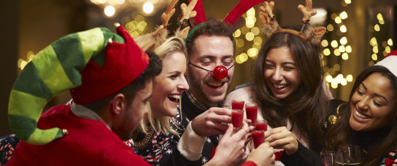 TeamOneES's tweet photo. Team One vous souhaite à tous un très Joyeux Noël ! https://t.co/YFaC1eiDWk