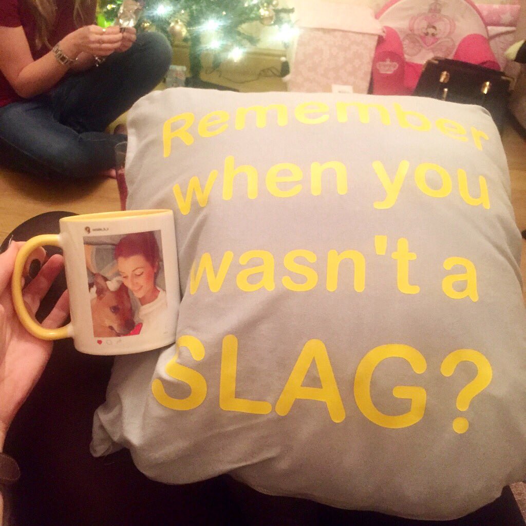 natalie_laura90's tweet photo. I have the best/worst friends in the world π©πππ #secretssanta https://t.co/BbQtTKnVGK