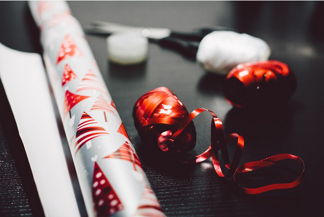 ICS_cleaning's tweet photo. How is your Christmas wrapping coming along? https://t.co/MycfLmFm3R