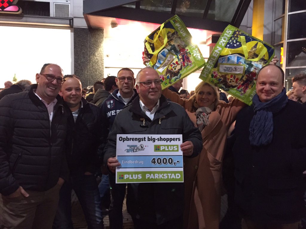 Cheque aanbieden bij #SR2015 maar waar is het Glazen Huis?