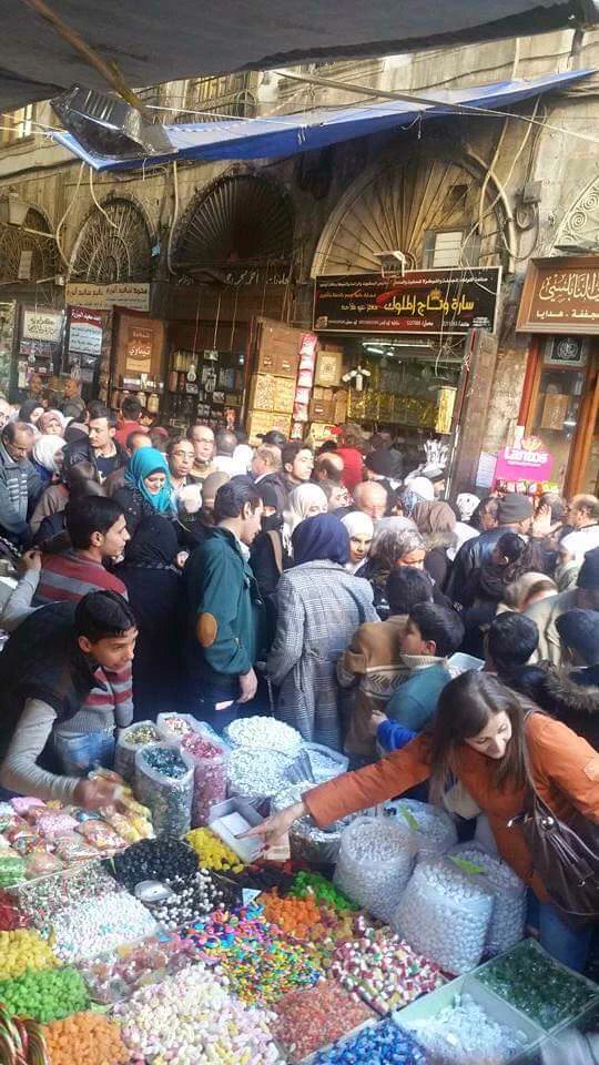 سوق "الحميدية" في دمشق عند الساعه الثانية بعد منتصف الليل CW77D8oUwAAbuFJ