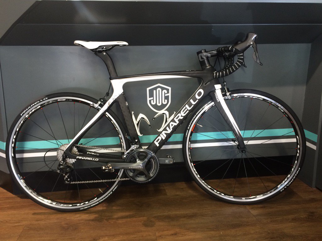 Pinarello Gan about to grace our roads! Pure class!  <a href="/BonnieSteyn/">Bonnie</a> enjoy the bike