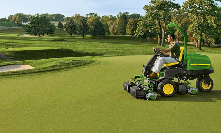 Highlights of the #JohnDeere 2500B and E Riding Greens #Mowers ow.ly/WgIOM