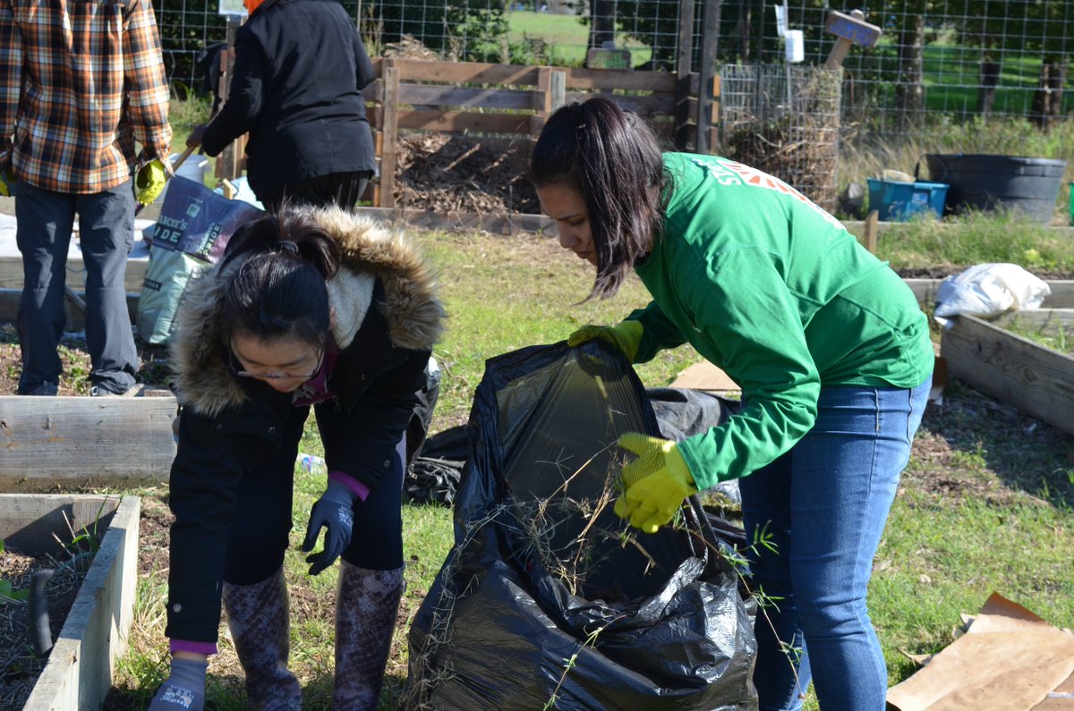 UTexasStudents's tweet image. These students inspired hope while giving back on a @UTRecSports service trip: bit.ly/1Rk7aKG #UTFallRecap