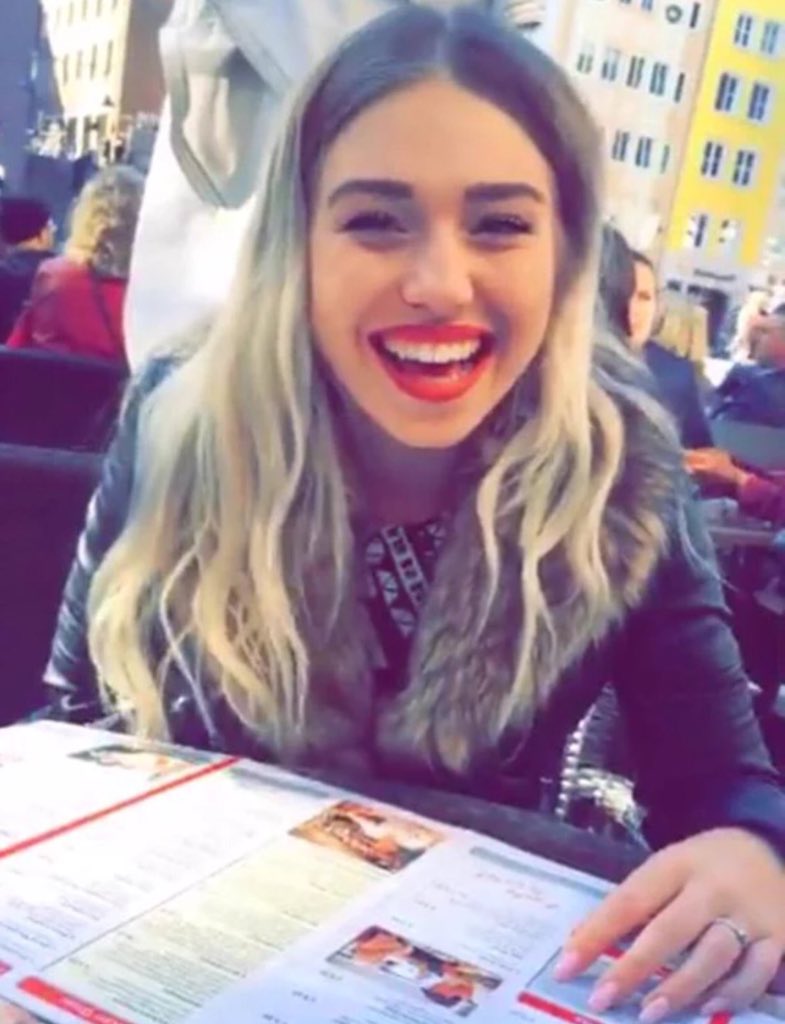 Gerade ein altes Foto entdeckt, natürlich wieder am lachen 😂😂