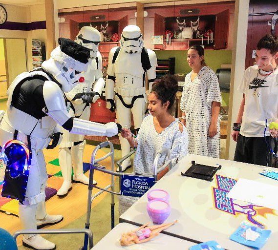 orlandosentinel's tweet photo. Characters from the 501st Legion dressed as Stormtroopers from #StarWars interact with Arl… https://t.co/uH0YvnwrKP https://t.co/o73KeIfPda