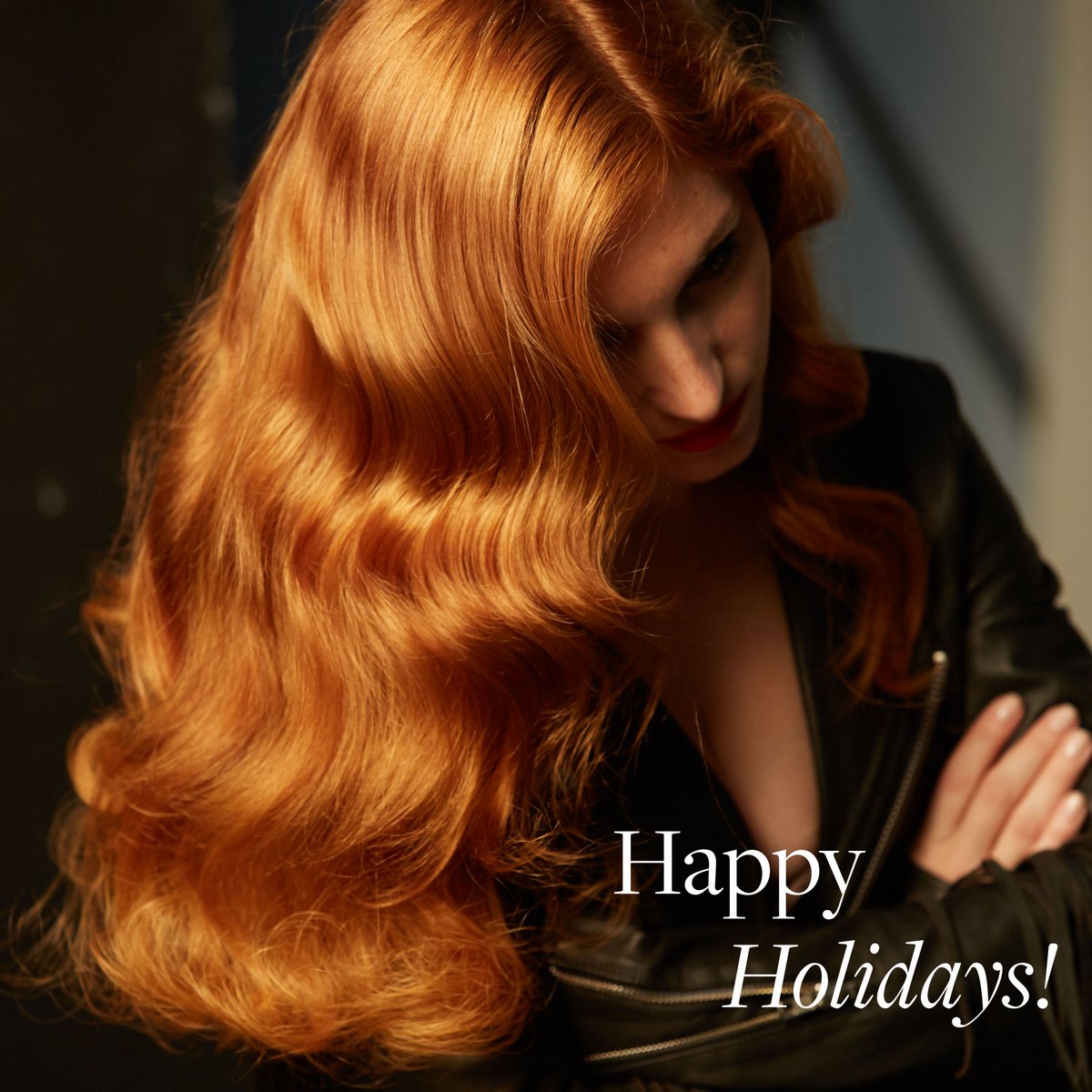 Wishing everyone a bright and loving Holiday Season from the whole L'Òréal Professionnel team.  #HappyHolidays