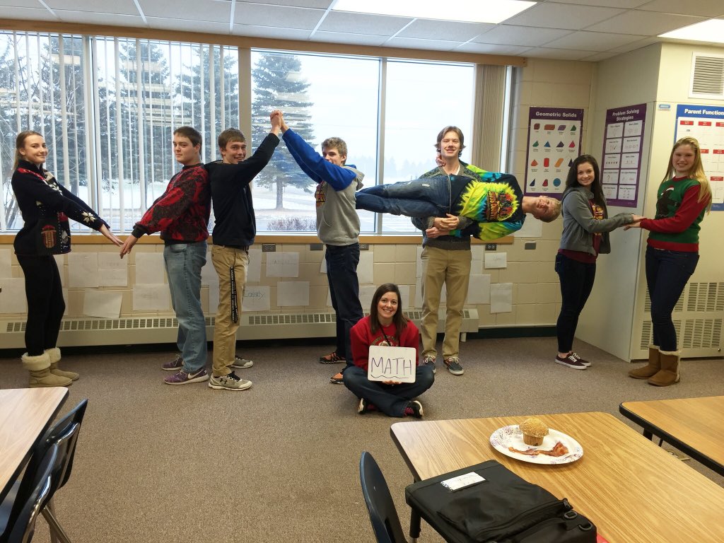 DamerowE107's tweet photo. #math #golitch #calculusclass https://t.co/mXH727vcy6