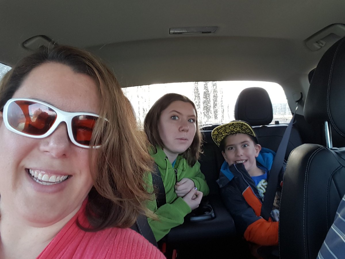 fireflydesigns's tweet image. Did u know that I was scared 2 death 2 join a company like this? 😱 I had no exp. But I knew that I could do it.