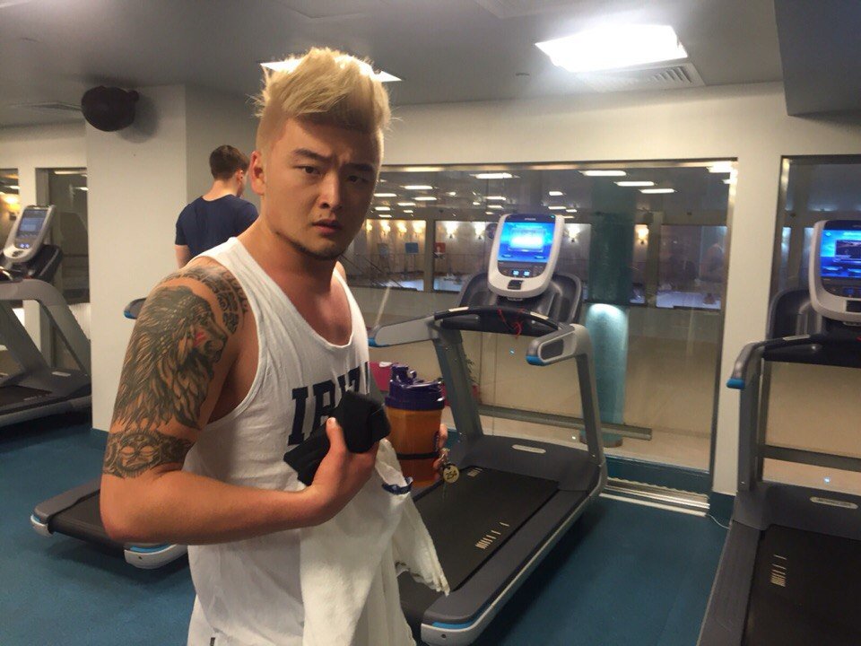 lukoshko_ia's tweet photo. #MBAND
Кардинальная смена имиджа Анатолия Цой!
Как вам?:) https://t.co/3sY7g5aF7N